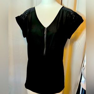 Juniors top black detail shoulders almost new easy to style